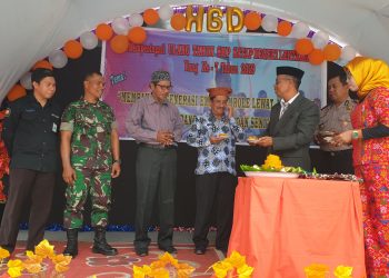 Sekda Bursel Hadiri pengesahan logo dan Peringatan  HUT SMPN Satap Lektama.