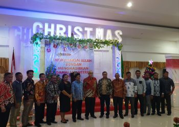 Bupati Bursel Rarayakan Natal Bersama Umat Kristen di Daerah