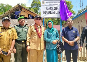 Bupati Bursel, Tagop Soulisa Resmikan Desa Persiapan, Desa Leahoni