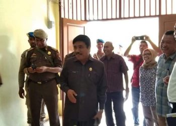 Sekda Bursel Sidak Pegawai Usai Cuti Natal dan Tahun Baru
