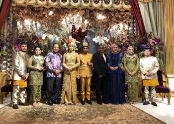 Gubernur Maluku, Murad bersama Istri menghadiri pernikahan putri dari Menteri PPN/Bappenas