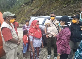 Cegah Penyebaran Virus Mematikan, Jalur Lintas Namrole – Namlea Ditutup