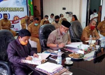 Bupati Bursel Dan OPD Mengikuti Musrenbang Propinsi Maluku Melalui Vidio Conference