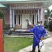 Ratusan Rumah Warga Di Desa Lektama dan Fatmite Bursel, Disemprot Cairan Disinfektan Oleh Tim Gustu