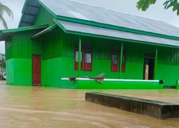 Sungai Waetina Di Bursel Meluap, Ratusan Rumah Terendam Banjir