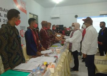 Daftar di KPU, Safitri – Gerson Optimis Menang 70 % Suara Pemilih Di Pilkada Bursel 2020