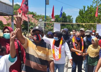 Tokoh Buton Ajak Masyarakat Waehotong Coblos Nomor 3 SMS-GES