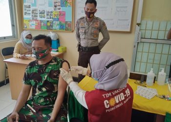 Prajurit Kodim 1506/Namlea Divaksin Astrazeneca