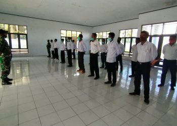 Koramil 1506/02 Leksula Latih Anggota Linmas