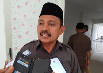 Peringati Idul Fitri Pemda Bursel Menyerahkan Sembako Bagi Kaum Duafa Dan Sidak Barang Kadaluarsa