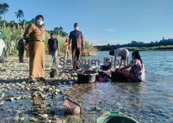 Dimusim Penghujan, Safitri Malik Pantau Kondisi Sungai Waitina