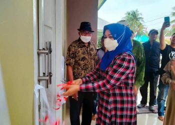 Bupati Bursel Resmikan Kantor Baru PT Bipolo Gidin