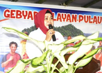 Gebyar Nelayan Pulau Oki, Bupati Bursel Ajak Masyarakat Jaga Ekosistem Laut