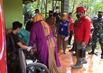 Kabinda Banten Tak Segan Turun Lapangan Lakukan Vaksinasi