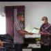 Pemkab Bursel Terima Tiga Sertifikat Tanah dari BPN