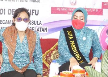 Istri Wabup Bursel Dinobatkan Sebagai Ina Duta Parenting Bursel