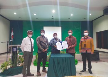 Bupati Hj Safitri Malik dan BI Maluku Gelar Penandatangan SK TP2DD – Maluku Expose