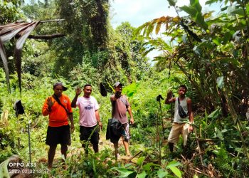 MDR Salur Bibit Pohon Apel ke Petani Danau Rana