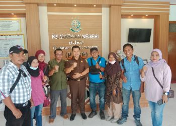 Muhtadi Pamitan Dengan Wartawan di Buru