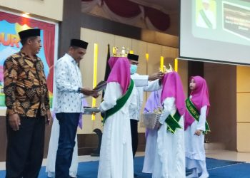 SDIT Bina Umat Wisuda 33 Hafidz Quran
