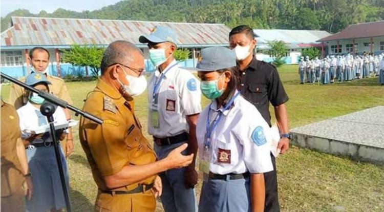 Ujian Sekolah Tingkat Atas di Bursel Resmi Dibuka, Ini Pesan Bupati