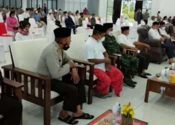 Polsek Namrole Gelar Bukber Bersama Tokoh Agama, Adat Dan Masyarakat