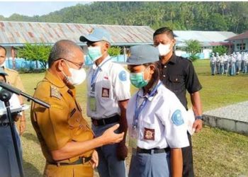 Ujian Sekolah Tingkat Atas di Bursel Resmi Dibuka Wakil Bupati Bursel