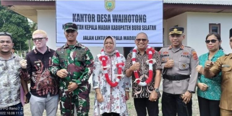 Bupati Bursel Lantik BPD dan Peresmian Desa Di Kecamatan Kepala Madan