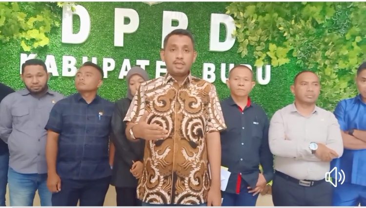 DPRD Kecam Djalaludin Salampessy Karena Amputasi Sejumlah Penjabat Kades di Buru