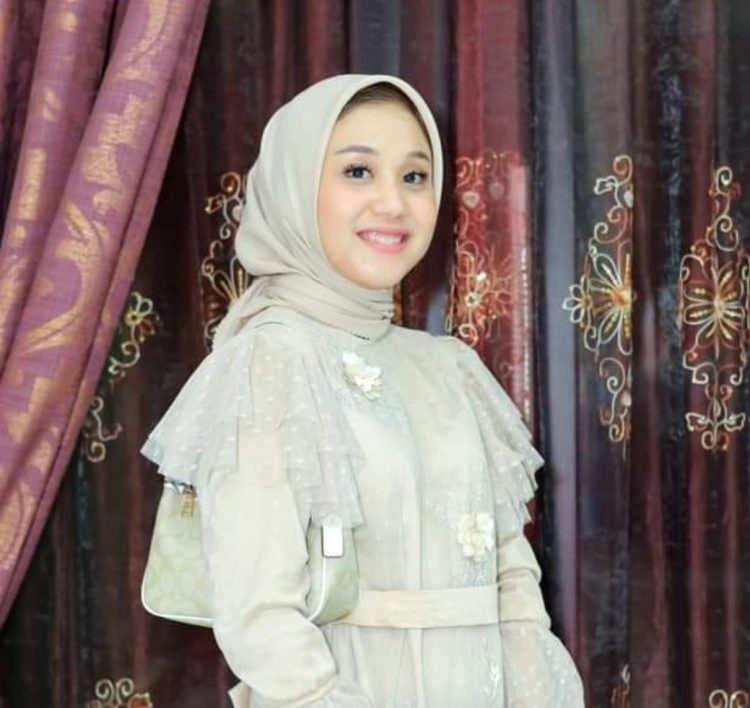 Puthu Atika Putri Diangkat Menjadi “Bunda Literasi” Bursel