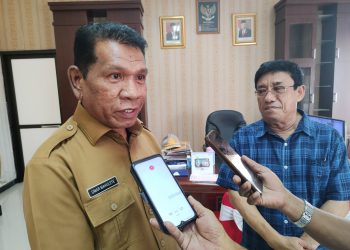 Umar Mahulete Jabat PLH  Sekda Bursel, Ini Harapannya