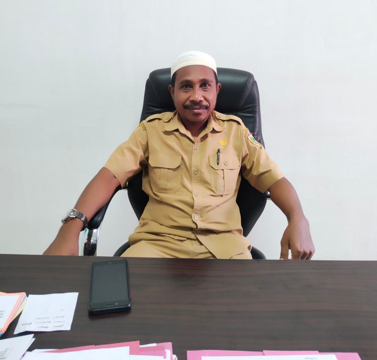 Sampulawa, Plt Kadis LH Bursel Ajak Warga Jaga Kebersihan Dan Tertib Buang Sampah