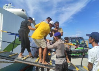 Personil KP XVI- Bersama Personil Kp3 Namrole Gencar Gelar Patroli Bursel