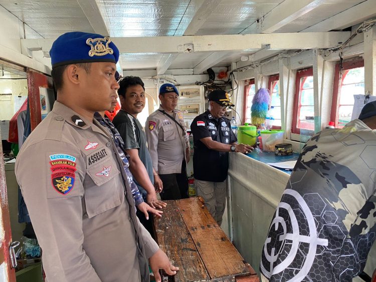 Tim Dit Polairud Polda Maluku Bersinergi Dengan PSDKP Dan TNI AL Gelar Operasi Perairan Laut Banda