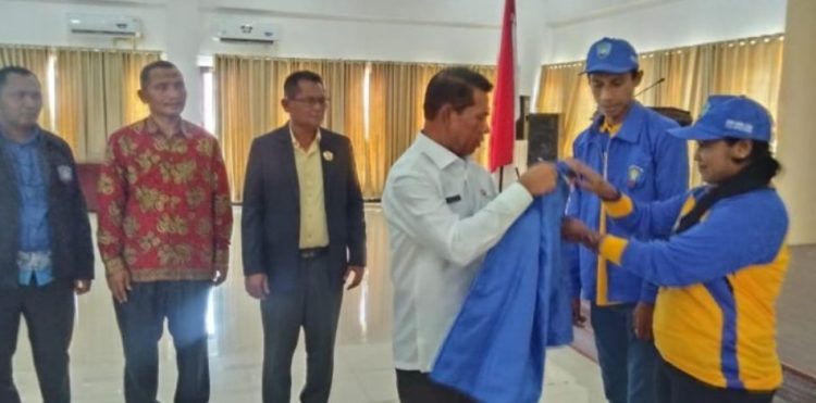 Sekda Mahulete Lepas 174 Mahasiswa KKN Uniqbu