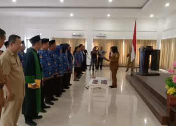 Bupati Bursel lantik Pejabat Administrator Dan Pengawas