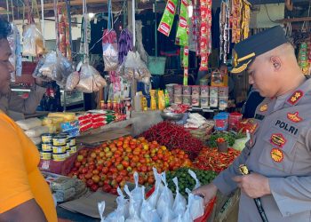 Kapolres Pulau Buru Blusukan ke Pasar Inpres Namlea