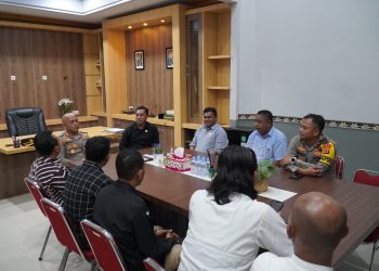 Silaturahmi Dengan Kapolres,  Ketua KPU Buru Ungkap Potensi Konflik di Waehotong Jelang Pemilu