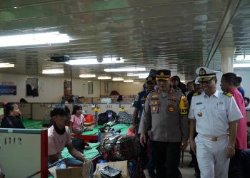 Normal, Arus Balik Gunakan KM Dorolonda dari Pelabuhan Namlea