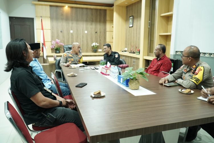 Kapolres Bertemu Komisioner Bawaslu Buru