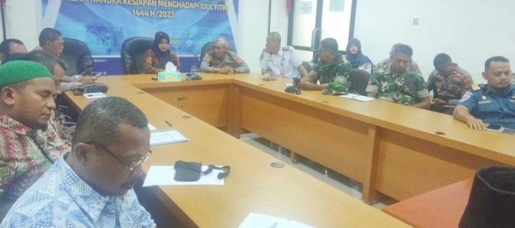 Bupati Bursel Pimpin Rakor Kesiapan Jelang Idul Fitri