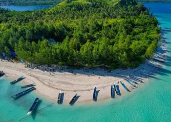 Keindahan Wisata Pulau Tomahu Di Bursel Menjadi Daya Tarik Turis Manca Negera