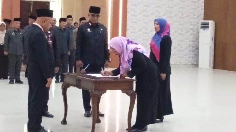 Bupati Buru Djalaludin Salampessy melantik Dua pejabat Publik, Ini Pesannya
