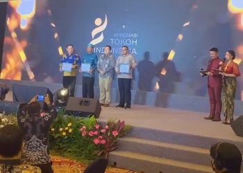 Bupati Safitri Raih Penghargaan Tokoh Inspirasi Indonesia