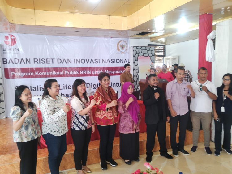 Anggota DPR RI Mercy Bareds Bersama BRIN Gelar Sosialiasi Literasi Digital Di Bursel