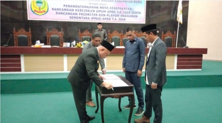Bupati Djalaludin Salampessy Hadiri Rapat Paripurna DPRD Tentang PPAS APBD T.A 2024