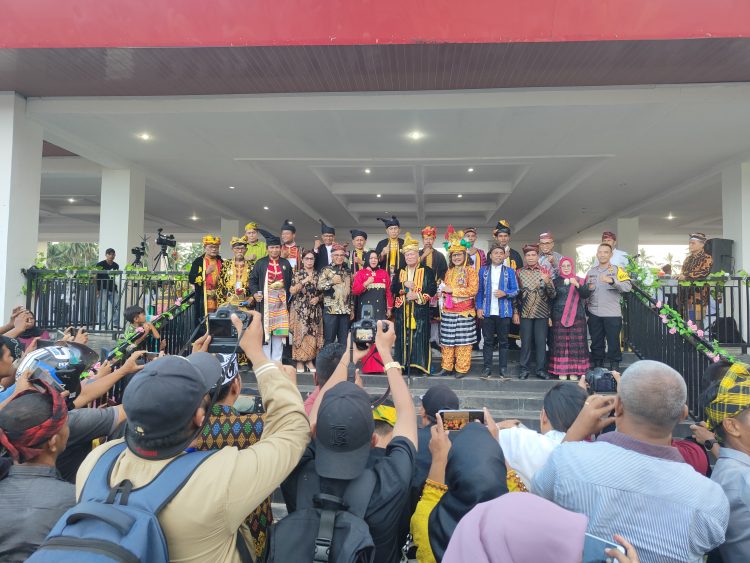 La Ode Marno Resmi Dilantik Sebagai Ketua KKST Bursel