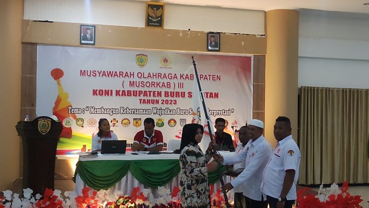 Bupati Safitri Terpilih Jadi Ketua Umum KONI Bursel