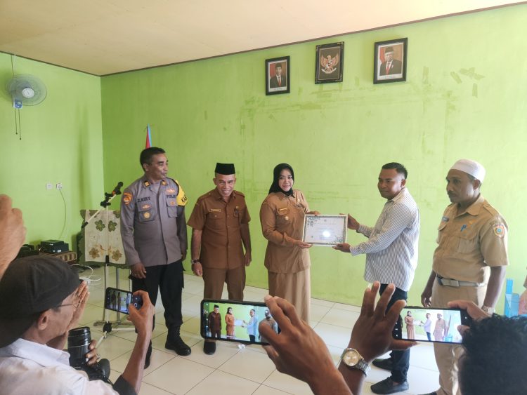 Kementerian LHK Beri Penghargaan Proklim Kepada Desa Masnana di Bursel, Maluku