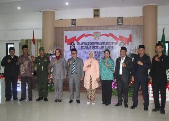 Bupati Bursel Lantik Ruslan Makatita Jadi Pj. Sekda Bursel, Ini Harapannya